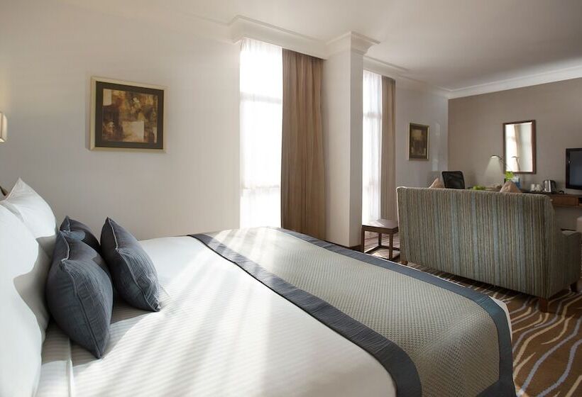سوئیت پریمیوم, Copthorne Downtown By Millennium