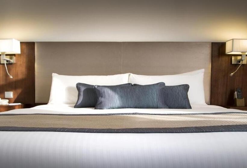 سوئیت پریمیوم, Copthorne Downtown By Millennium