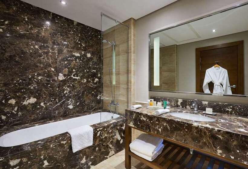 اتاق اجرایی با تخت بزرگ, Hilton Berlin
