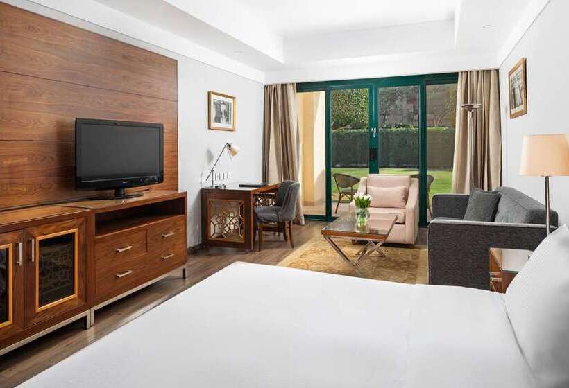 اتاق اجرایی با تخت بزرگ, Hilton Berlin