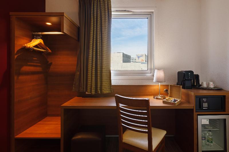 اتاق استاندارد با تخت دو نفره بزرگ, Holiday Inn Clermont Ferrand Centre