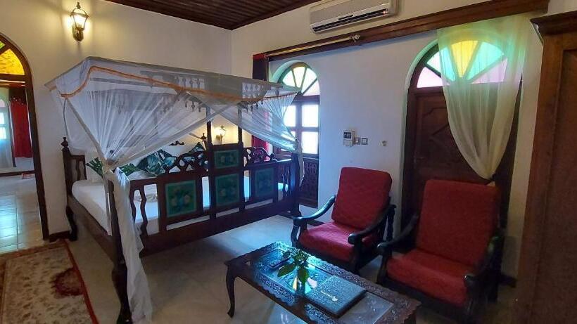 سوییت سوپریور, Horizon Palace