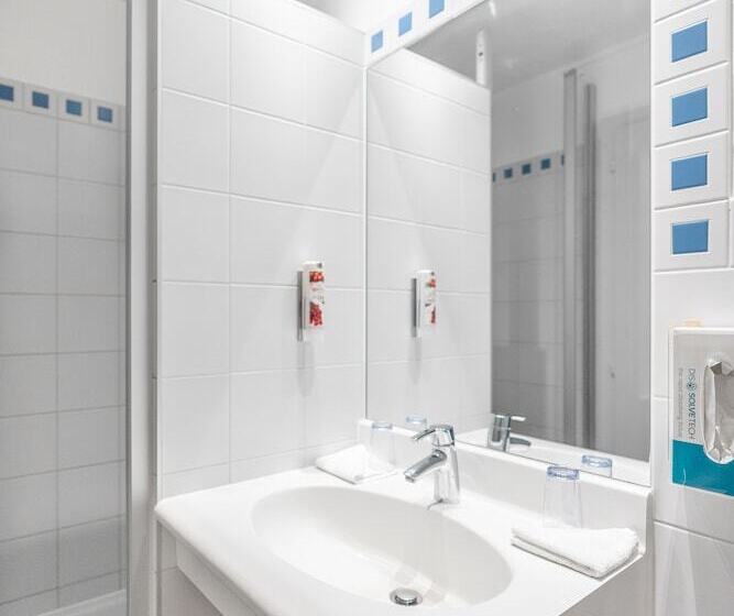اتاق استاندارد با چشم‌انداز دریاچه, Hôtel Alpes & Lac