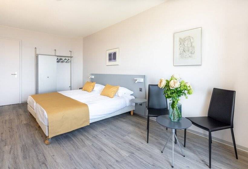 اتاق استاندارد با چشم‌انداز دریاچه, Hôtel Alpes & Lac
