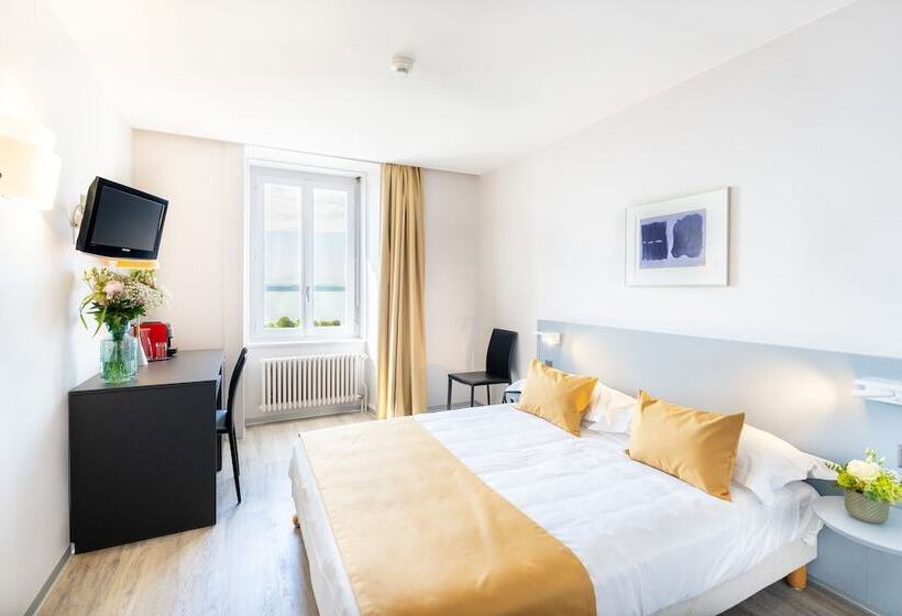 اتاق استاندارد با چشم‌انداز دریاچه, Hôtel Alpes & Lac