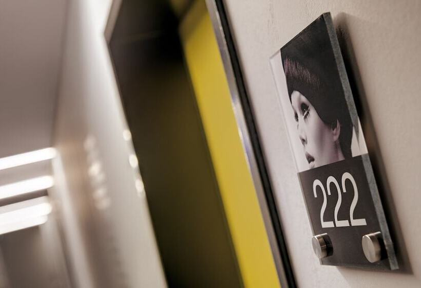 스탠다드 룸, Indigo   Dusseldorf   Victoriaplatz, An Ihg