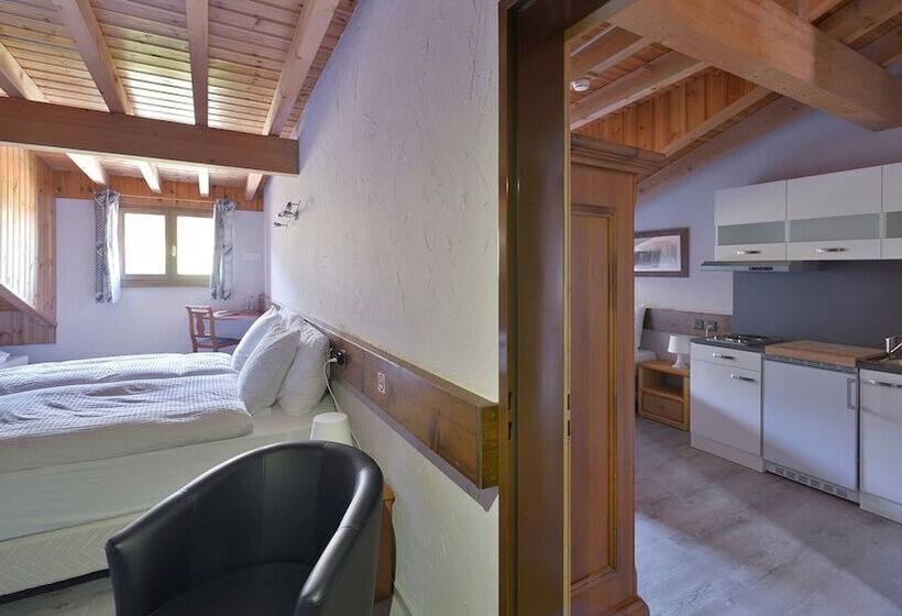 استودیوی استاندارد, Le Chamois