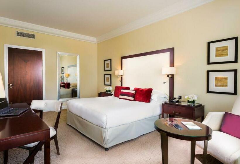 Executive Kamer met Kingsize Bed, Mövenpick Grand Al Bustan