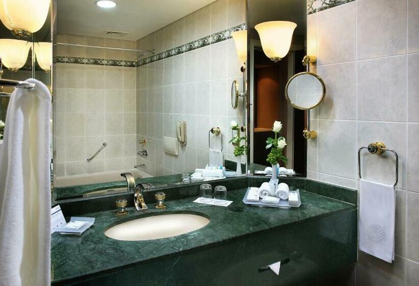 سوییت لوکس, Mövenpick Grand Al Bustan