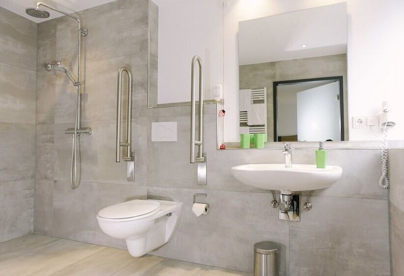 اتاق استاندارد سه نفره, Parkhotel Fulda