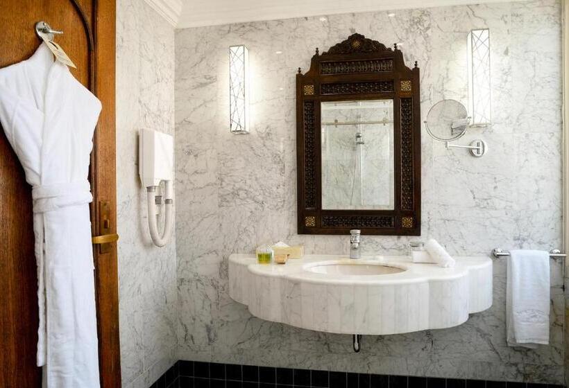 سوئیت رویال, Portemilio Hotel & Resort