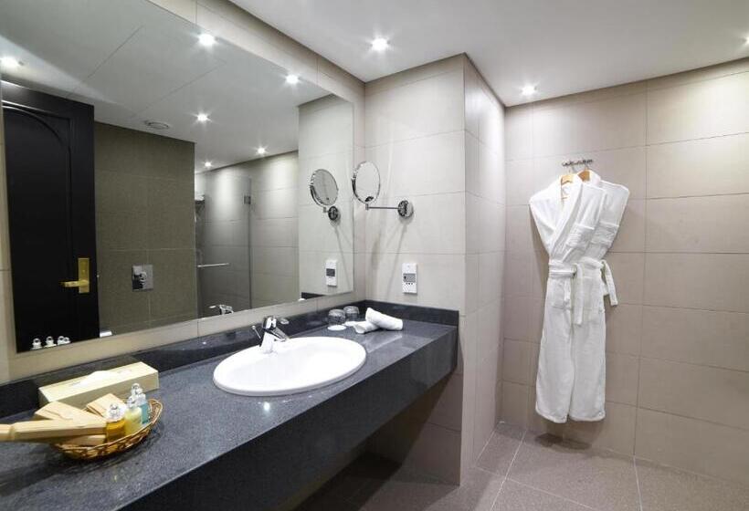 اتاق لوکس با چشم‌انداز دریا, Portemilio Hotel & Resort