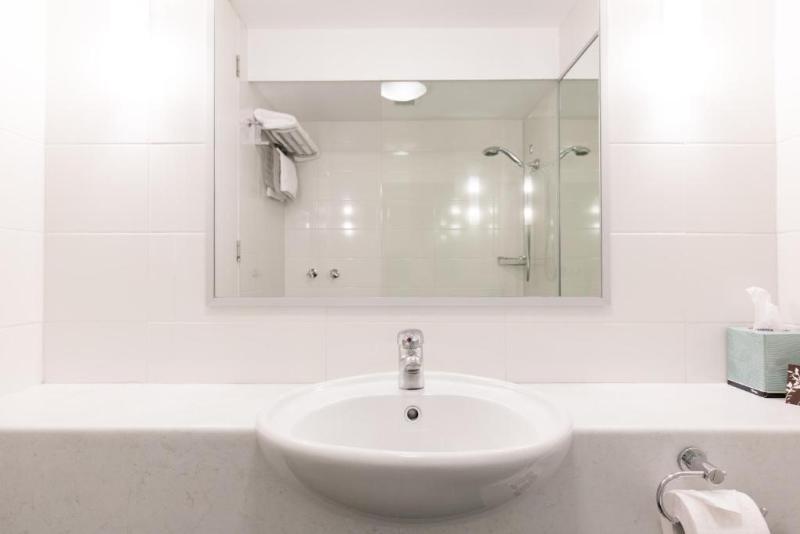 استودیوی سوپریور, St Ives Apartments