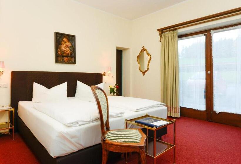 Quarto Basic com Varanda, Stoll S Hotel Alpina