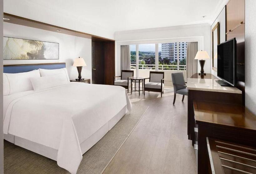 Standard Room King Bed Adapted for people with reduced mobility, The Westin Resort Guam