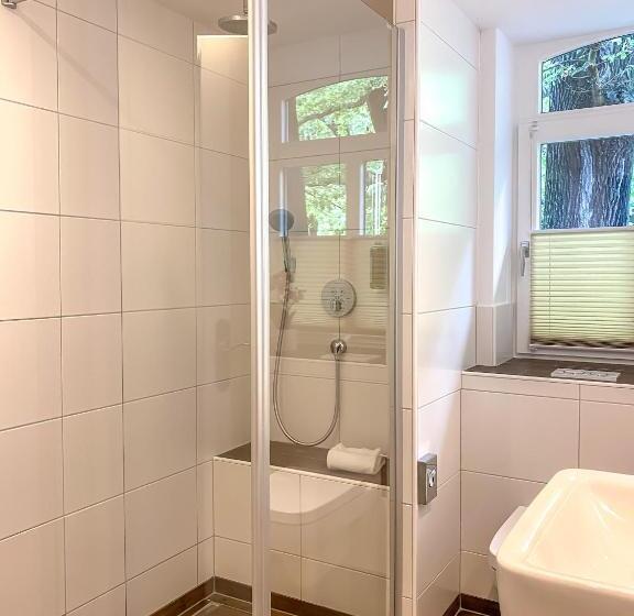 اتاق استاندارد یک نفره, Waldhotel Eiche