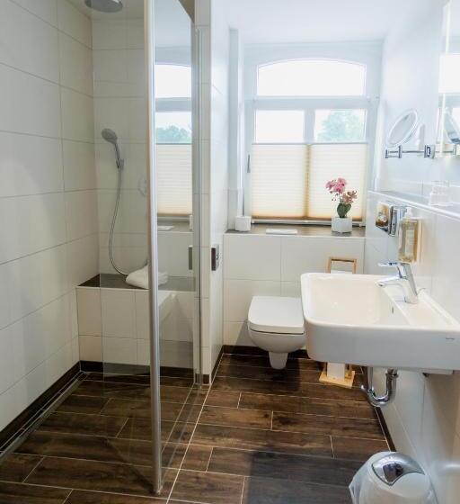 اتاق استاندارد یک نفره, Waldhotel Eiche
