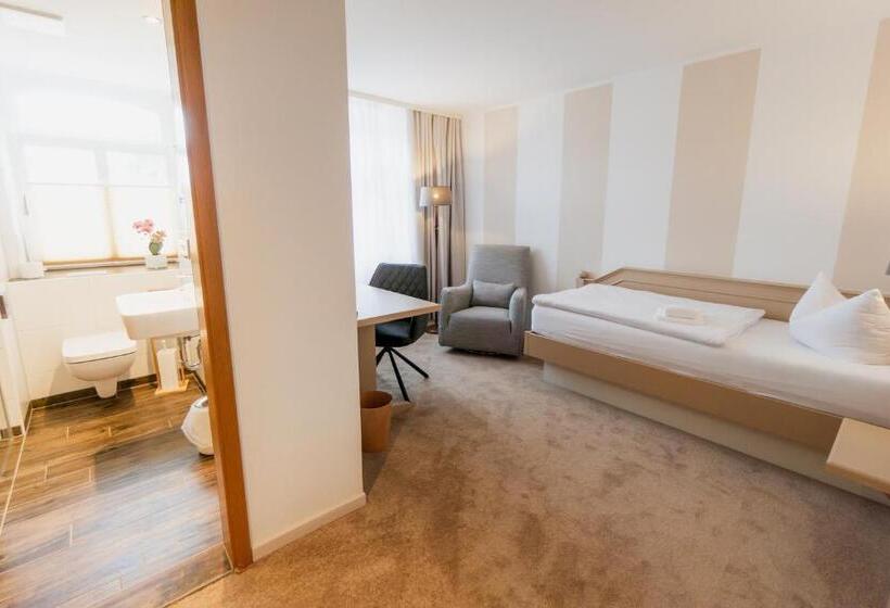 اتاق استاندارد یک نفره, Waldhotel Eiche