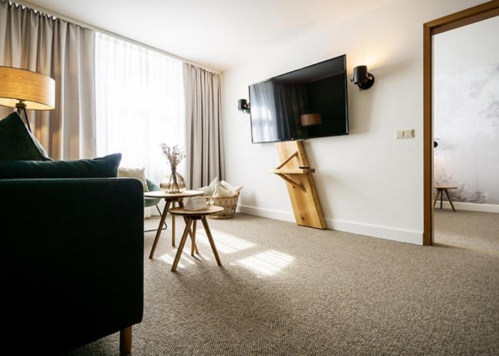 سوییت جونیور, Waldhotel Eiche