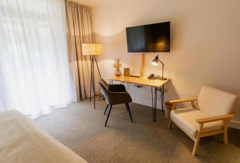 اتاق استاندارد با بالکن, Waldhotel Eiche