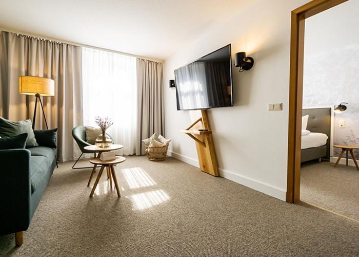 سوییت جونیور, Waldhotel Eiche