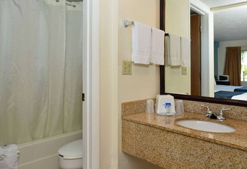 Standard Room 2 Double Beds, Americas Best Value Inn Bradenton Sarasota