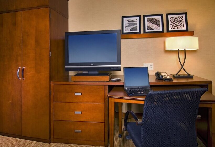 اتاق استاندارد با 2 تخت دوبل, Courtyard By Marriott Charleston Historic District