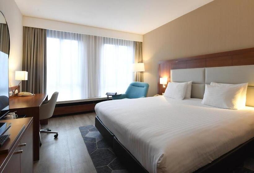 Standard Room King Size Bed, Crowne Plaza Maastricht