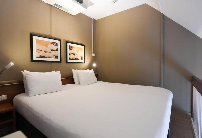 带大床的小型套房, Crowne Plaza Maastricht, An Ihg