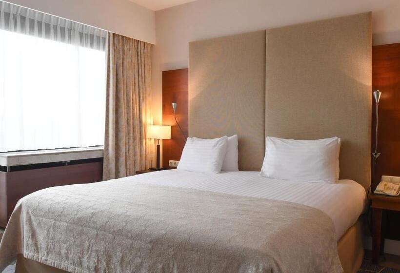 带大床的套房, Crowne Plaza Maastricht, An Ihg