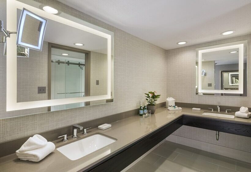 اتاق استاندارد با تخت دوبل, Crowne Plaza Providence Warwick , An Ihg