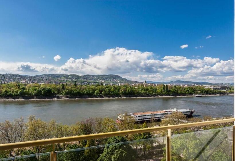 سوییت سوپریور, Danubius Hotel Helia
