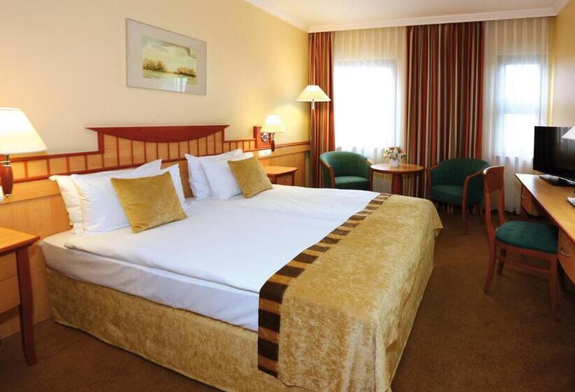 اتاق استاندارد, Danubius Hotel Helia