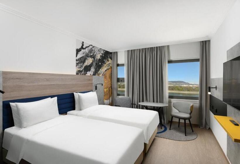 Premium room with river view, Danubius Hotel Helia