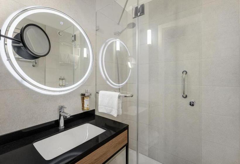 اتاق پرمیوم, Danubius Hotel Helia