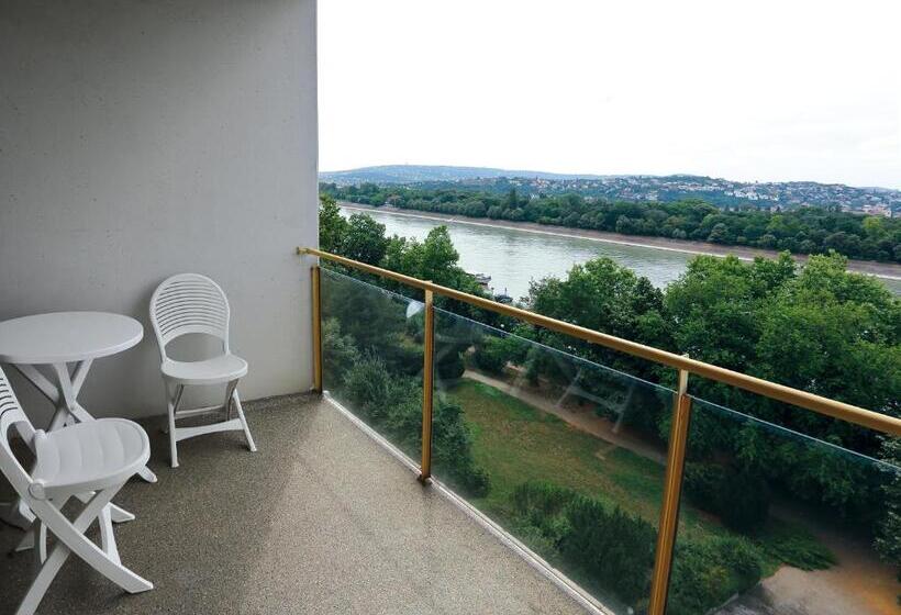 سوییت سوپریور, Danubius Hotel Helia