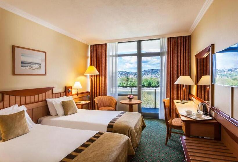 اتاق سوپریور با چشم‌انداز, Danubius Hotel Helia