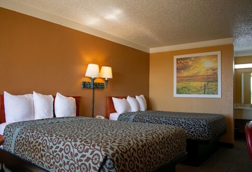 Standard Room 2 Double Beds, Days Inn By Wyndham Hillsboro Tx