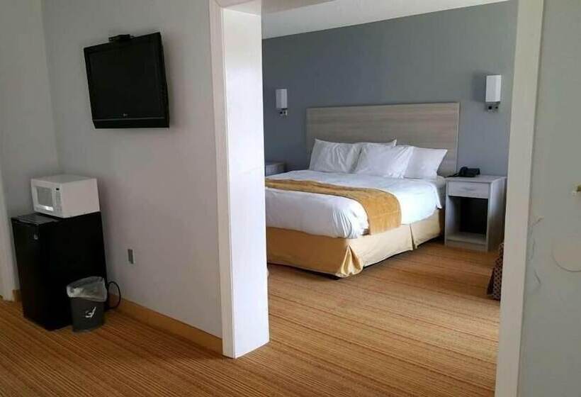 سوییت, Days Inn & Suites By Wyndham Colonial