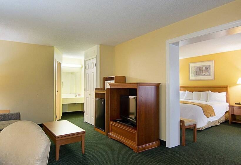 Suite, Days Inn & Suites By Wyndham Williamsburg Colonial