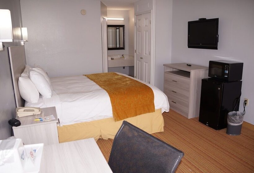 Suite, Days Inn & Suites By Wyndham Williamsburg Colonial