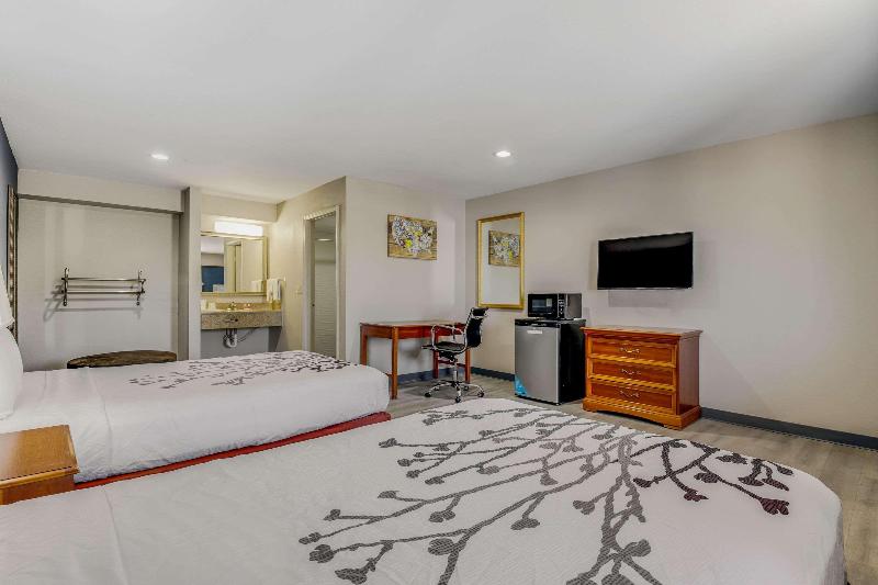 سوئیت برای معلولان, Econo Lodge Inn & Suites