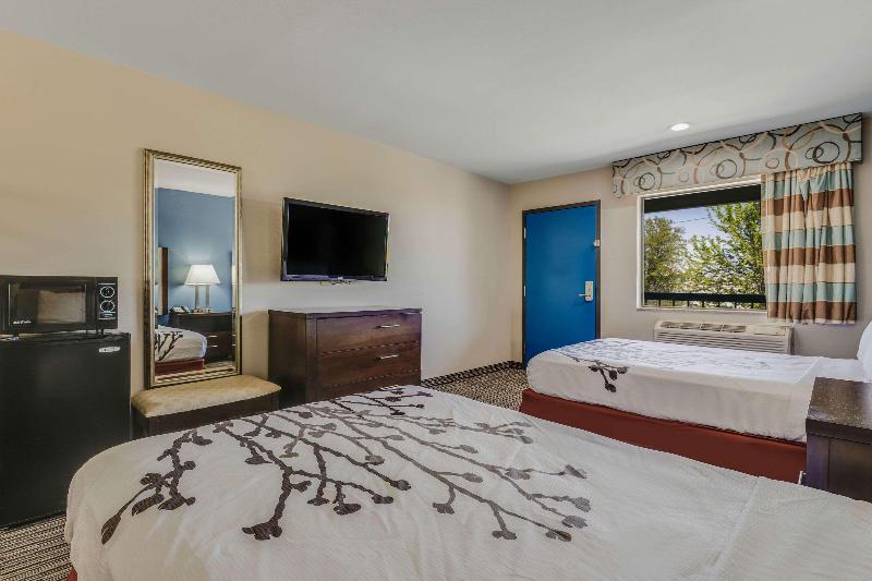 اتاق استاندارد, Econo Lodge Inn & Suites