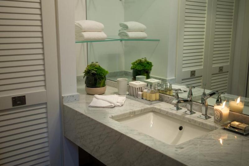 اتاق لوکس با چشم‌انداز دریا, Excelsior Hotel, Spa & Lido