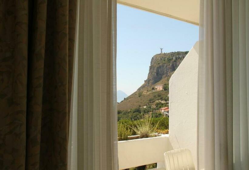 Quarto superior, Grand  Pianeta Maratea Resort