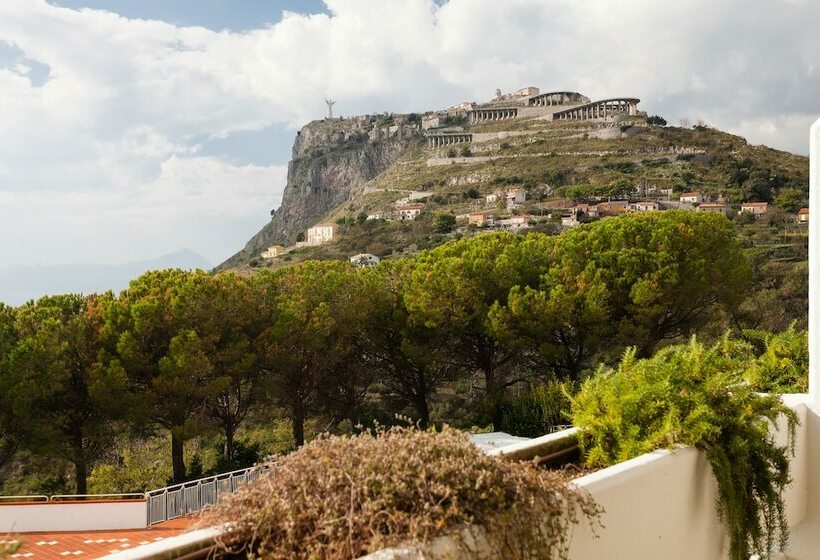 سوییت, Grand Hotel Pianeta Maratea Resort