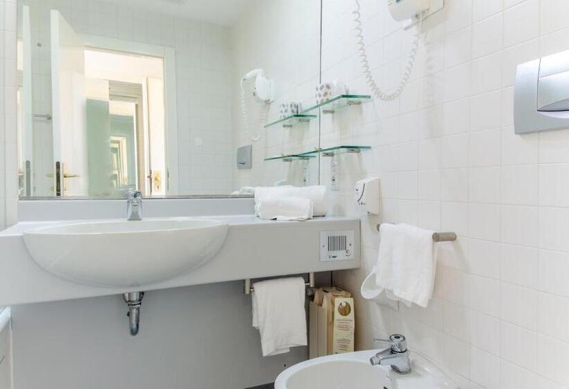 سوییت جونیور, Grand Hotel Pianeta Maratea Resort