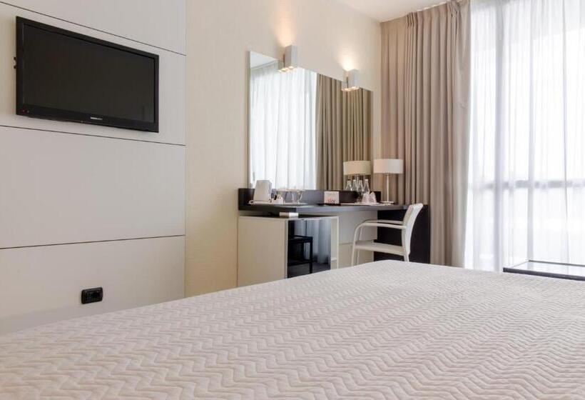 سوییت جونیور, Grand Hotel Pianeta Maratea Resort
