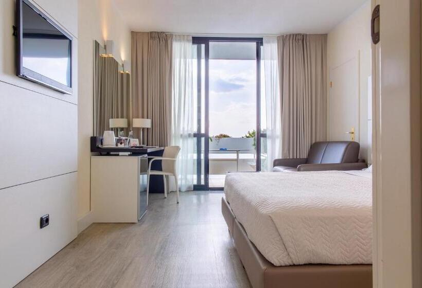 سوییت جونیور, Grand Hotel Pianeta Maratea Resort