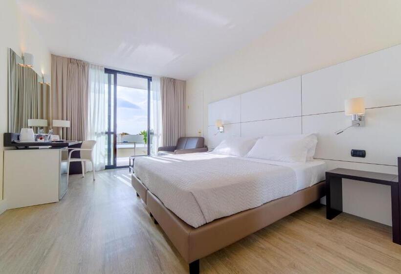 سوییت جونیور, Grand Hotel Pianeta Maratea Resort